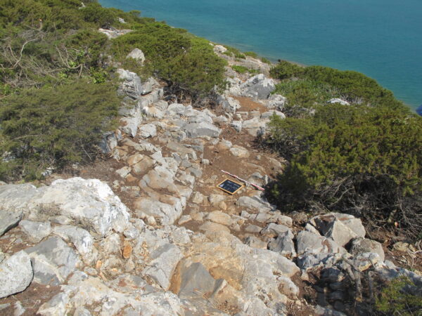 E 8 - Image 13